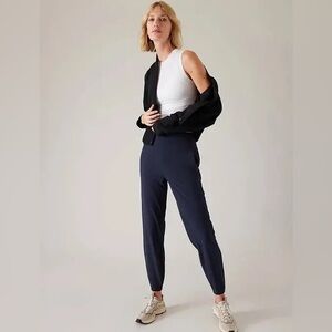 Athleta Brooklyn Heights Navy Jogger Pant Women’s 0 533443-10 Athletic Travel